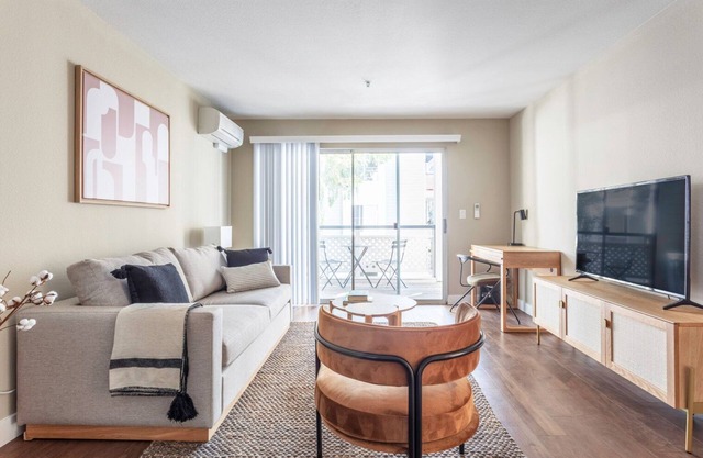 Mod Mountain View 2BR w/Gym, Pool, Downtown Location, by Blueground