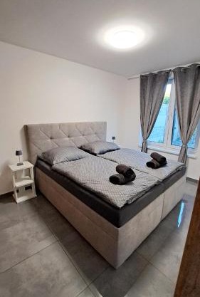 Moderný 3 izbový dom so záhradou a terasou blízko Bratislavy