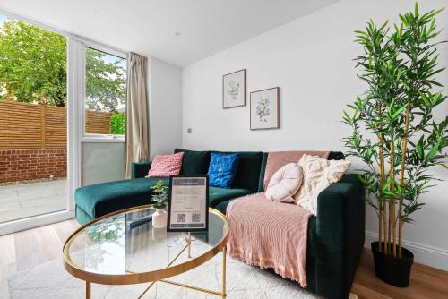 Modern 1 Bed Apartment with Garden in Gravesend