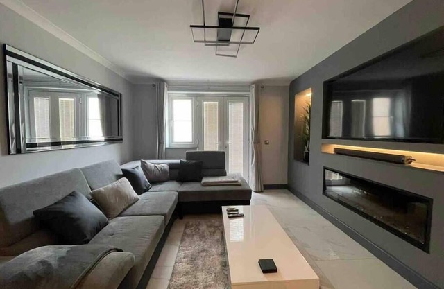 Modern 1 Bed Apartment