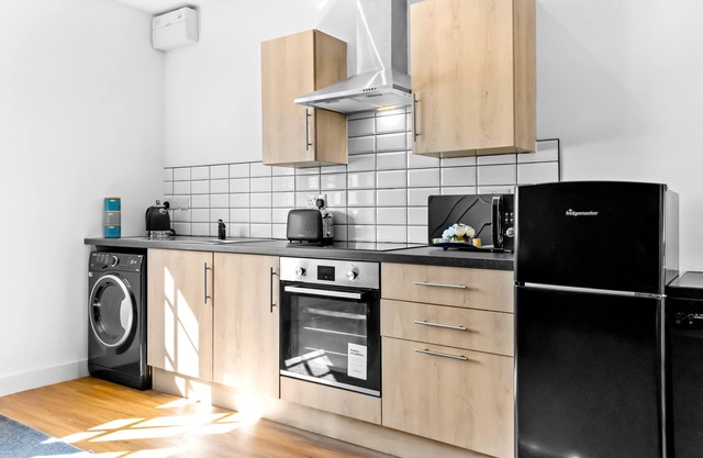 Modern 2 bed apartment, centre of town