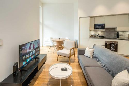 Modern 2 bed Flat Near O2 & Canary Wharf