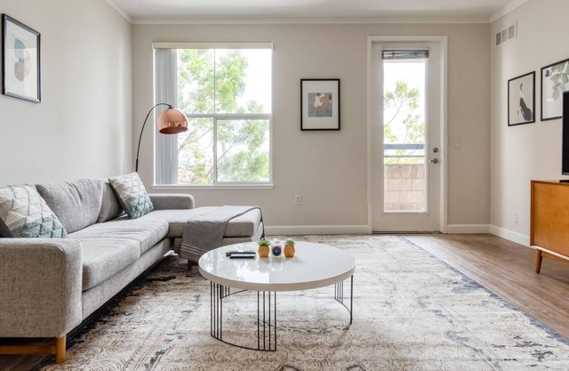 Modern 2 Bedroom in Foster City w/ Amenities