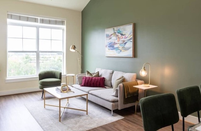 Modern 2BR Loft Style By Old Town Free Parking
