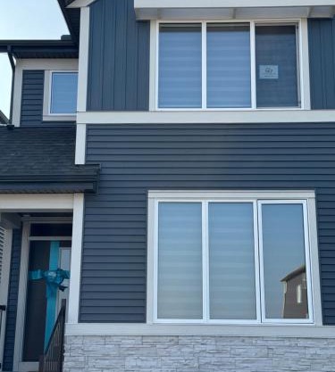 Modern 3-Bedroom Home Near Calgary Airport & Major Amenities