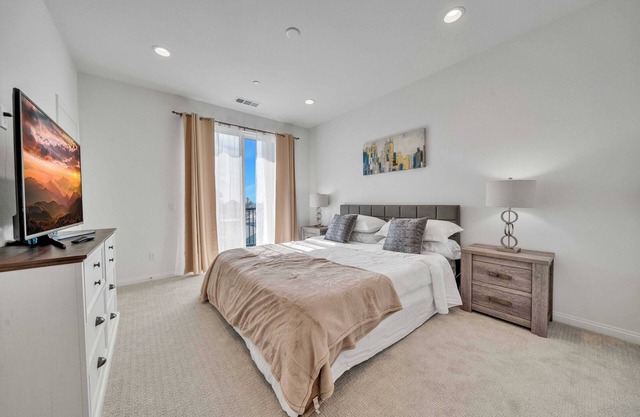 Modern 3BR Home in Anaheim’s Palm Court-Prime Location, Fully Furnished #42270