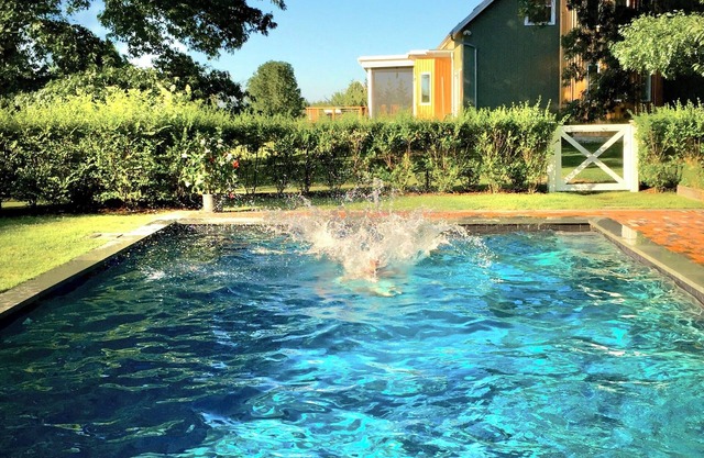 Modern 4BD Farmhouse in Litchfield w/heated saltwater pool & jacuzzi, AC, WiFi
