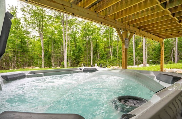 Modern 4BD Sunday River Chalet HotTub & GameRm
