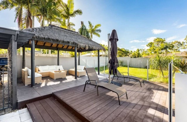 Modern 4BR Holiday Home W/Pool & BBQ @Oxenford