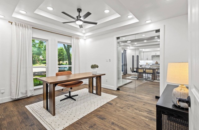 Modern and Spacious - 4 Bedroom, 3.5 Bath, PLUS Office in Dallas