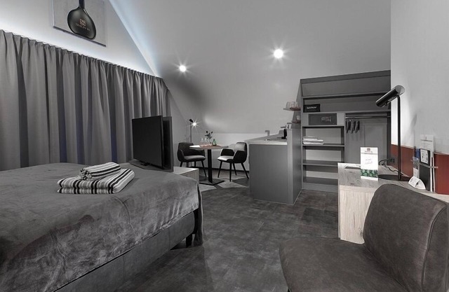 Modern apartment (30 sqm) with cooking facilities and box-spring bed including breakfast
