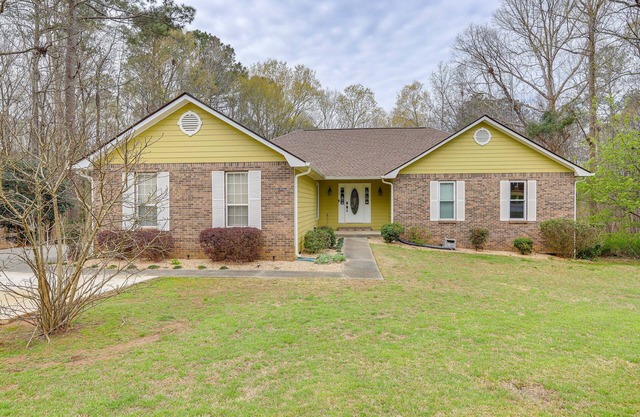 Modern Apartment: 22 Mi to Downtown Atlanta!