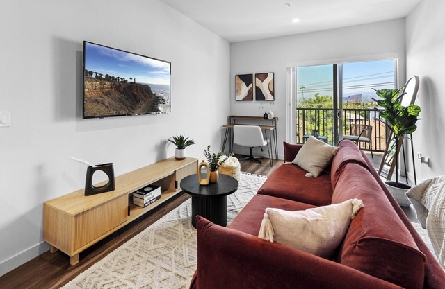 Modern Apartment Centrally Located in West Hollywood