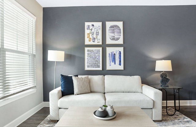 Modern Apartment in Prime Location (ID8154X57)