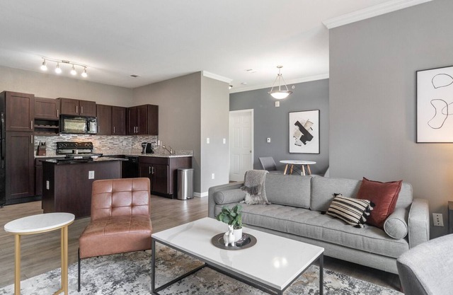 Modern Apartment in Prime Location (ID4332)