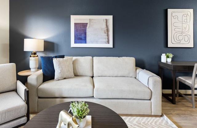 Modern Apartment in Prime Location (ID1779X58)
