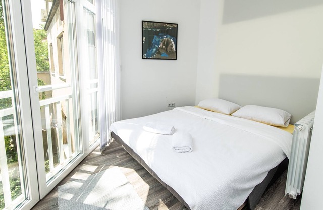 Modern Apartment in the Heart of the City Center!