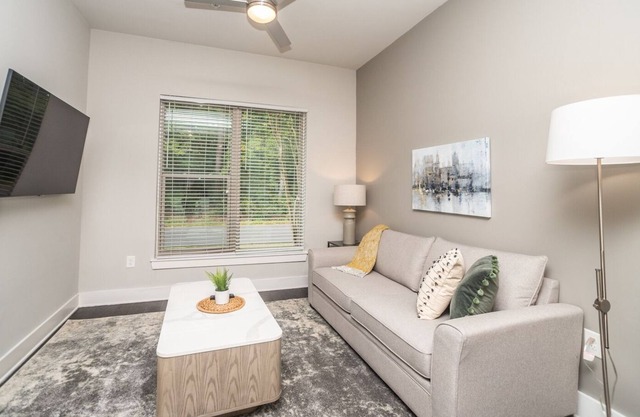 Modern Apartment in Prime Location (ID2505)
