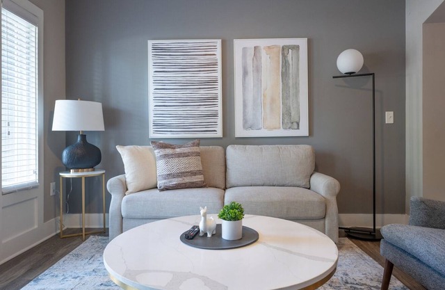 Modern Apartment in Prime Location (ID1777X59)