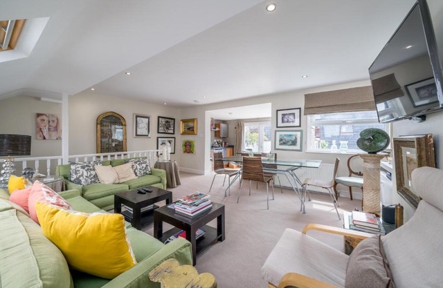 Modern apartment near Battersea Park