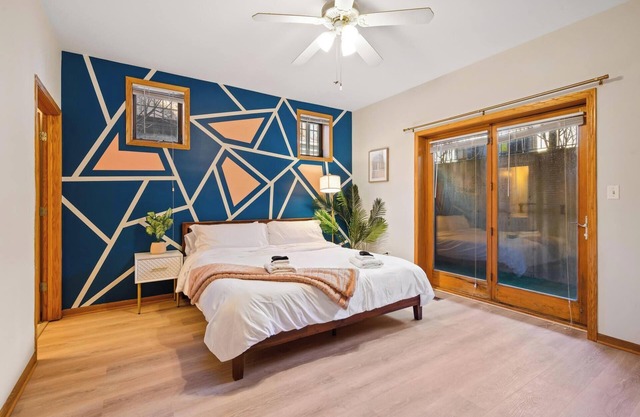 Modern Apt, Billiards, 1 Private Patio,1 Parking