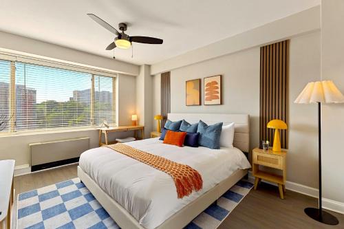 Modern Arlington Stay - Near DC Metro & Free Parking