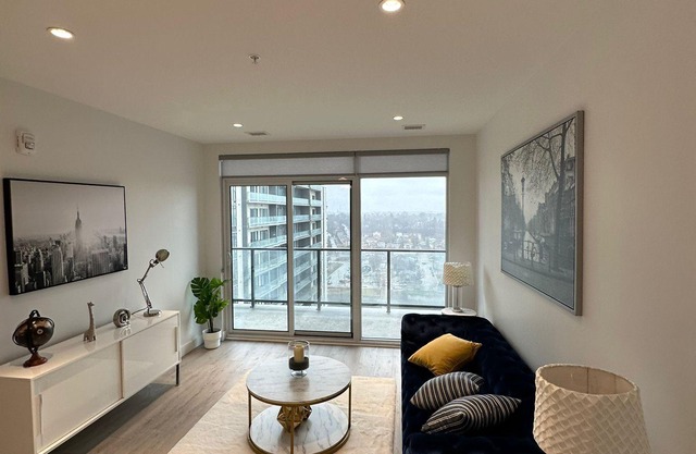 Modern Condo in Downtown Cambridge - monthly options .
