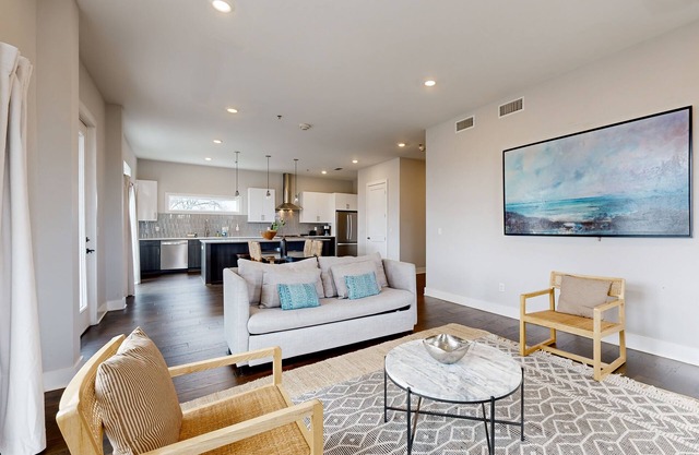 Modern condo with luxurious amenities, city views and close to local attractions