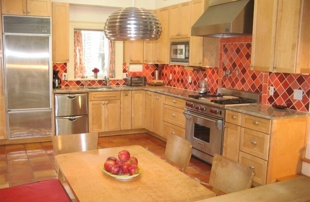 MODERN COUNTRY HOME -1 mile Rhinebeck village