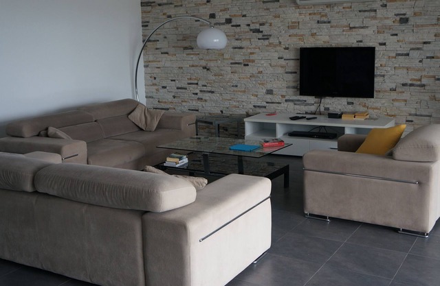 Modern detached villa