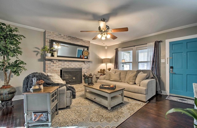 Modern Florence Getaway w/Patio & Grill!