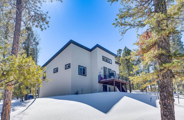Modern Florissant Mountain Retreat w/Deck & Grill