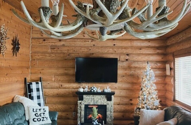Modern Folk Cabin mins away from Wisconsin Dells
