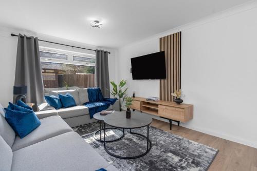 Modern Home Near To Airport Free Parking & Wifi