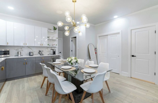 Modern Jersey City Getaway - Art & Family Fun!