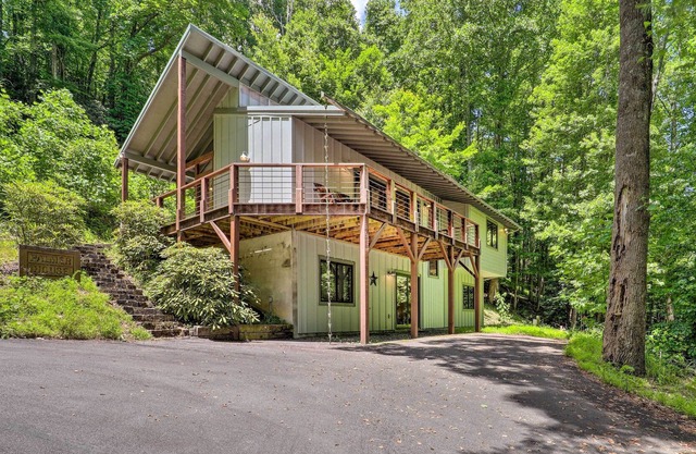 Modern Lenoir Mtn Retreat: 9 Acres, Fire Pit!