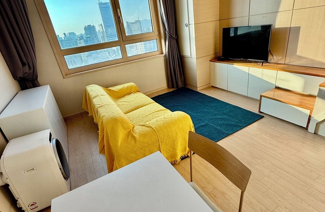 Modern Loft Apartment in Center of Seoul, 1-Minute Walk to Subway