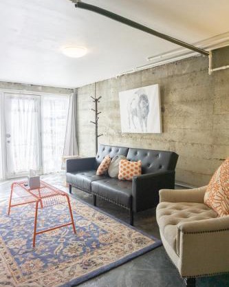 Modern lofty studio in Midtown/Charming Old SW