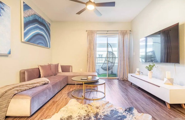 Modern Luxe 1bd/1bath Dream Apartment by Six Flag Magic Mountain/Santa Clarita