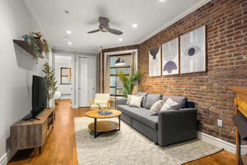 Modern Manhattan Haven Near Everything
