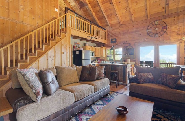 Modern Mountain Escape Awaits! with 1 bd with WiFi, AC in charming Waynesville