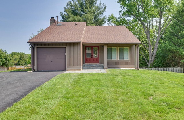 Modern North Potomac Home w/ Furnished Deck!