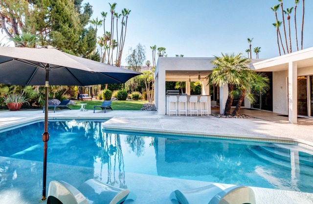 Modern Pool Home in Indian Canyon Estates 4BD/3.5BT