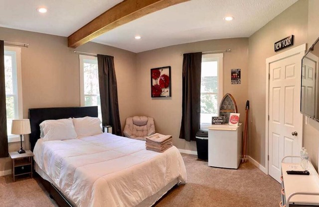 Modern Private Room near Deep Creek Lake