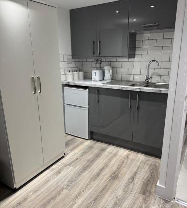 Modern Sheffield Studio WiFi Parking, Smart TV