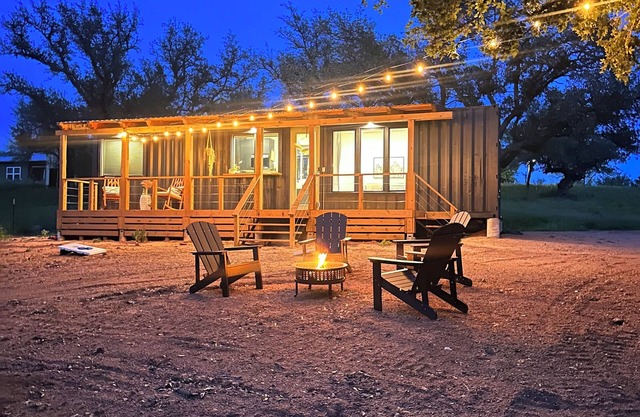 Modern Shipping Container + Stunning Views + Pets + River + 4th Night FREE