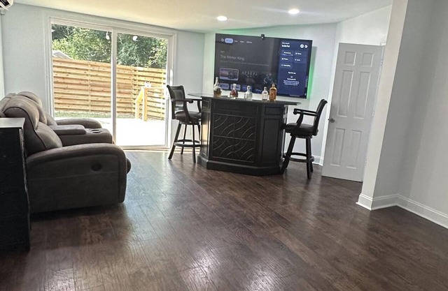 Modern smart space . One bedroom newly renovated one bedroom one shower elite