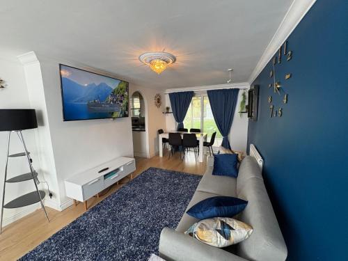 Modern & Spacious 3BR House Bracknell - Berkshire