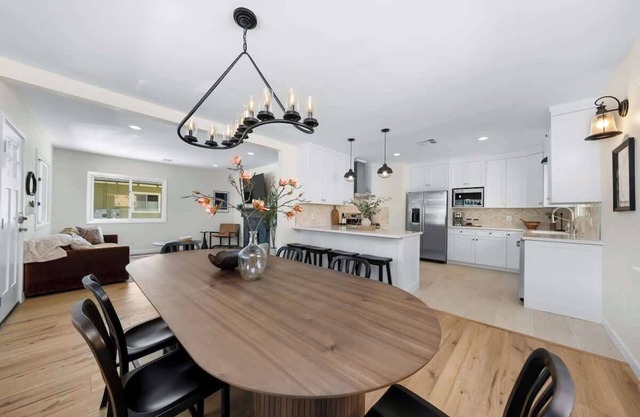 Modern & Stylish Mission Hills Neighborhood Escape