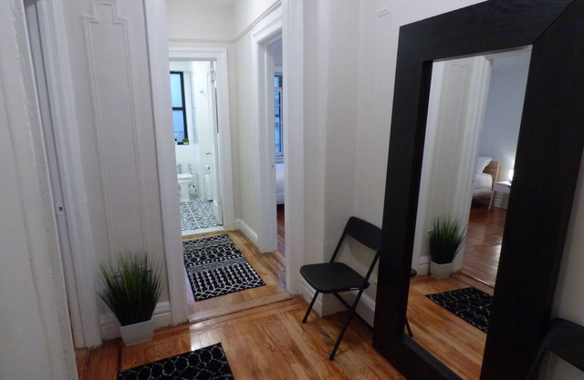 Modern Sunny Apartment in Pelham Parkway, Bronx, NY